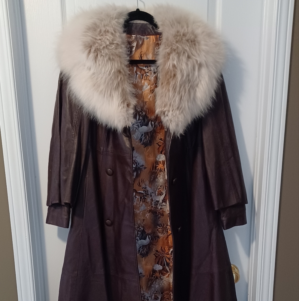 Elegant Brown Coat with Fur Collar